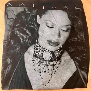 Aaliyah Black and White Photo Black T Shirt Size Large Ripple Junction